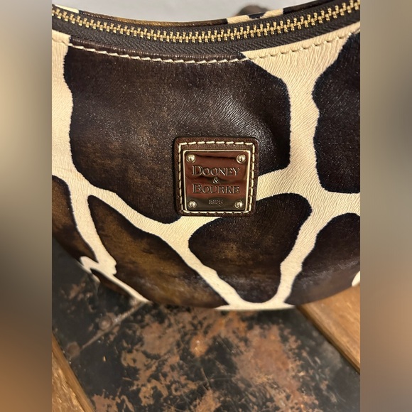 Dooney and Bourke Giraffe print handbag/purse. Dark brown and cream white. EUC - Picture 2 of 8
